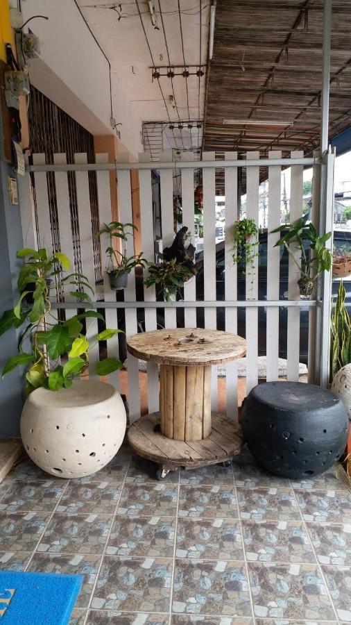 Gate 14 Inn Nakhon Phanom Exterior photo